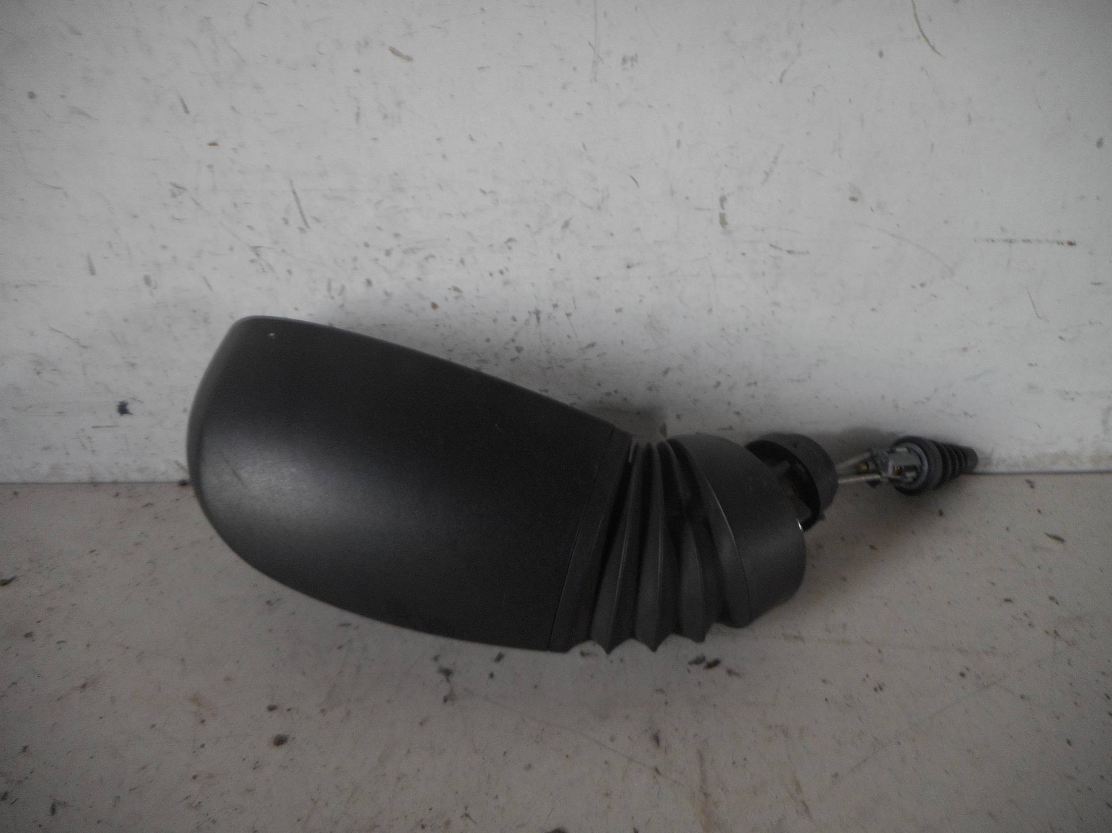 Retrovisore est. dx.